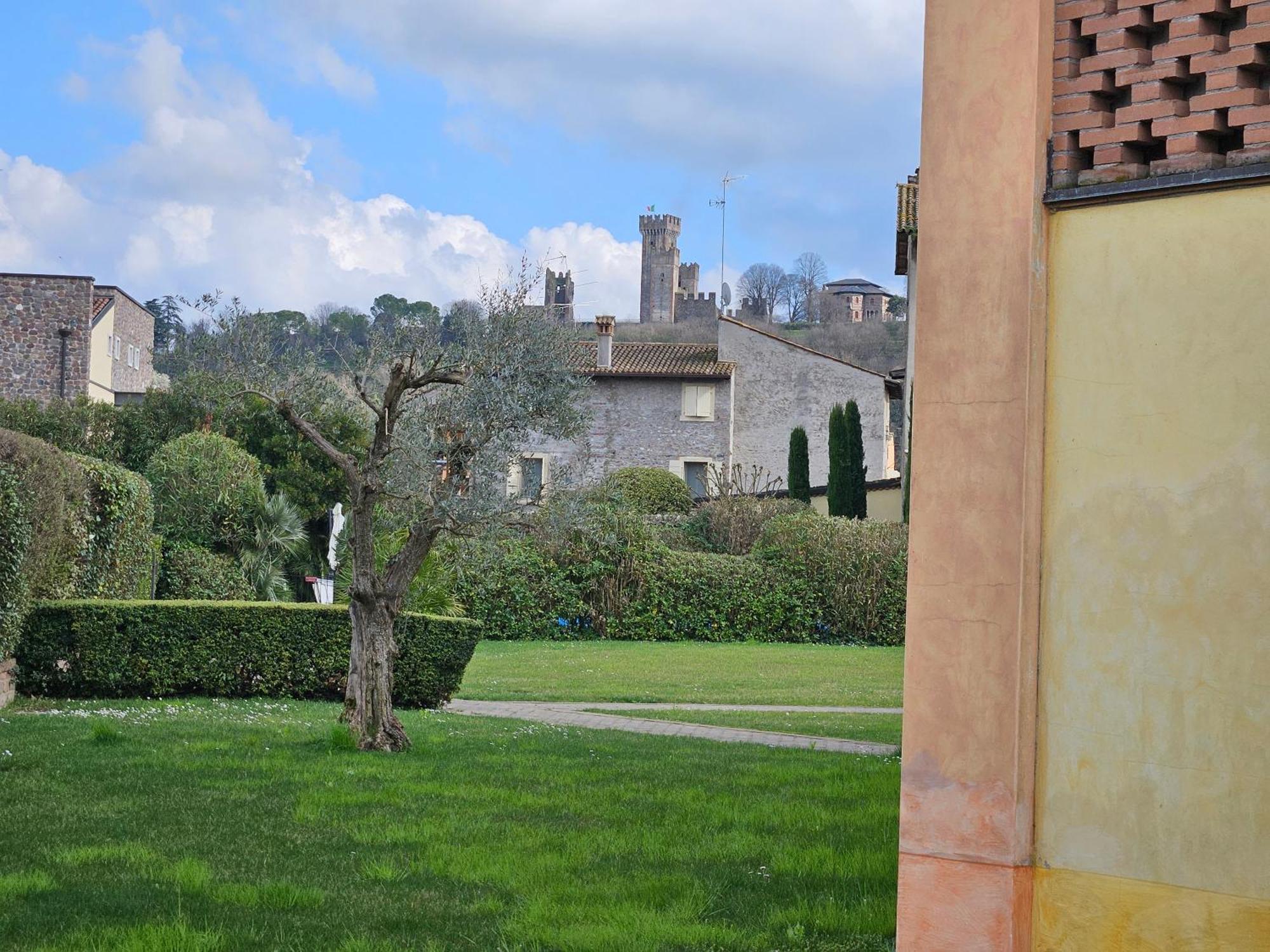 Corte La Guarnigione Valeggio sul Mincio Exterior photo